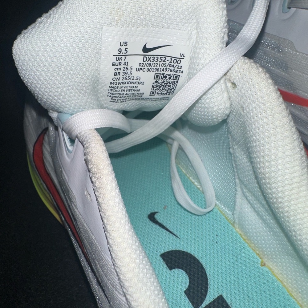 Nike sneakers - Picture 7 of 7